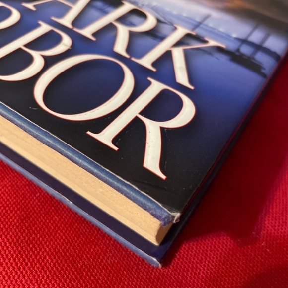 Dark Harbor Stone Barrington Novel Book - Picture 8 of 8